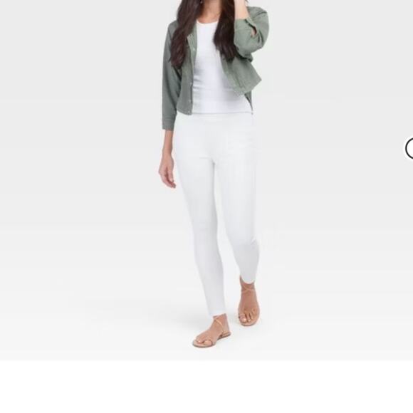 SPANX Assets by Sara Blakely Structured Leggings - Denim Look Crop. Ivory. Small - Picture 1 of 10